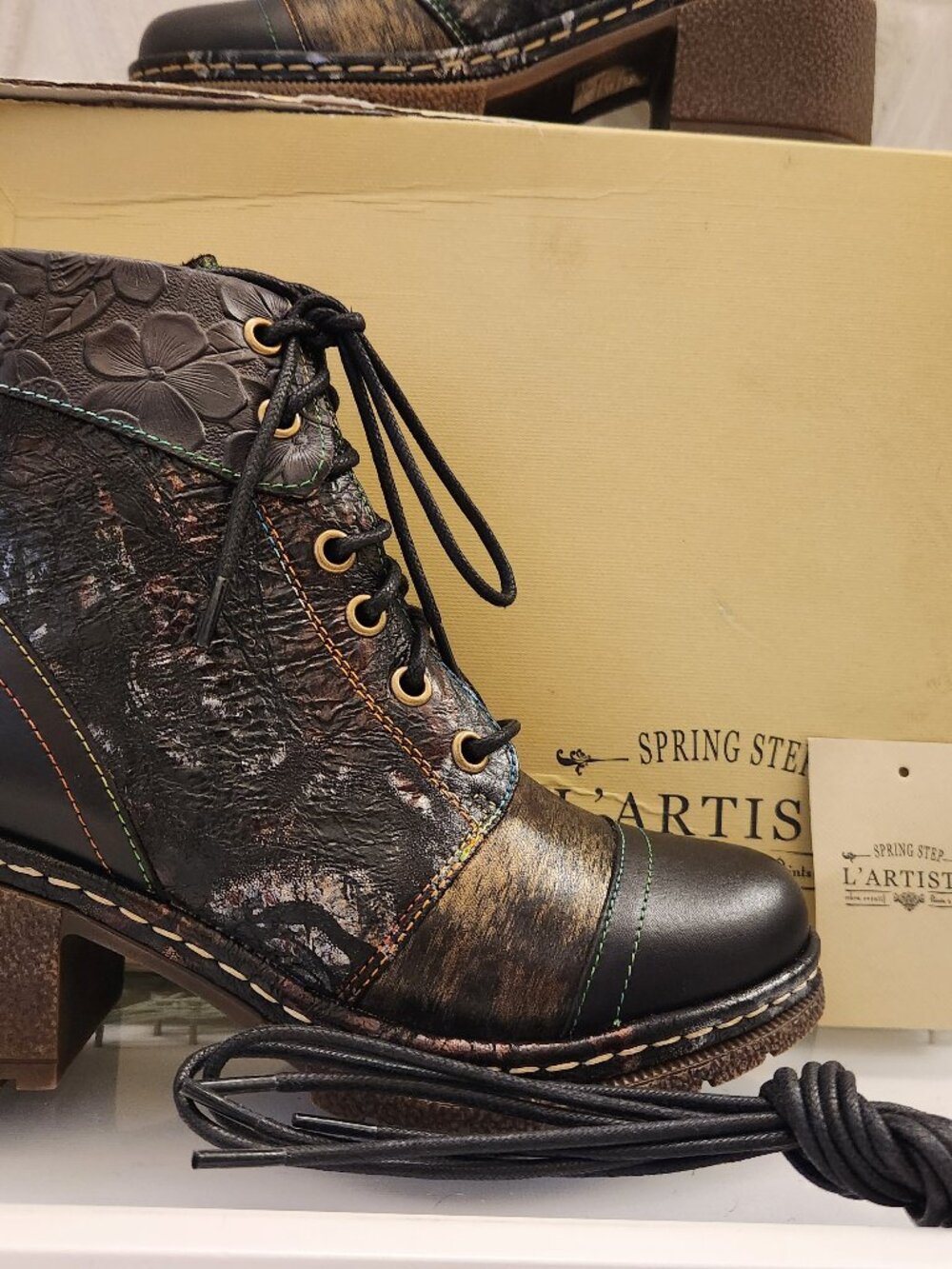 L'Artiste Fall In Luv Lace Up Boots. NIB. Size EU 36/US 5.5-6.